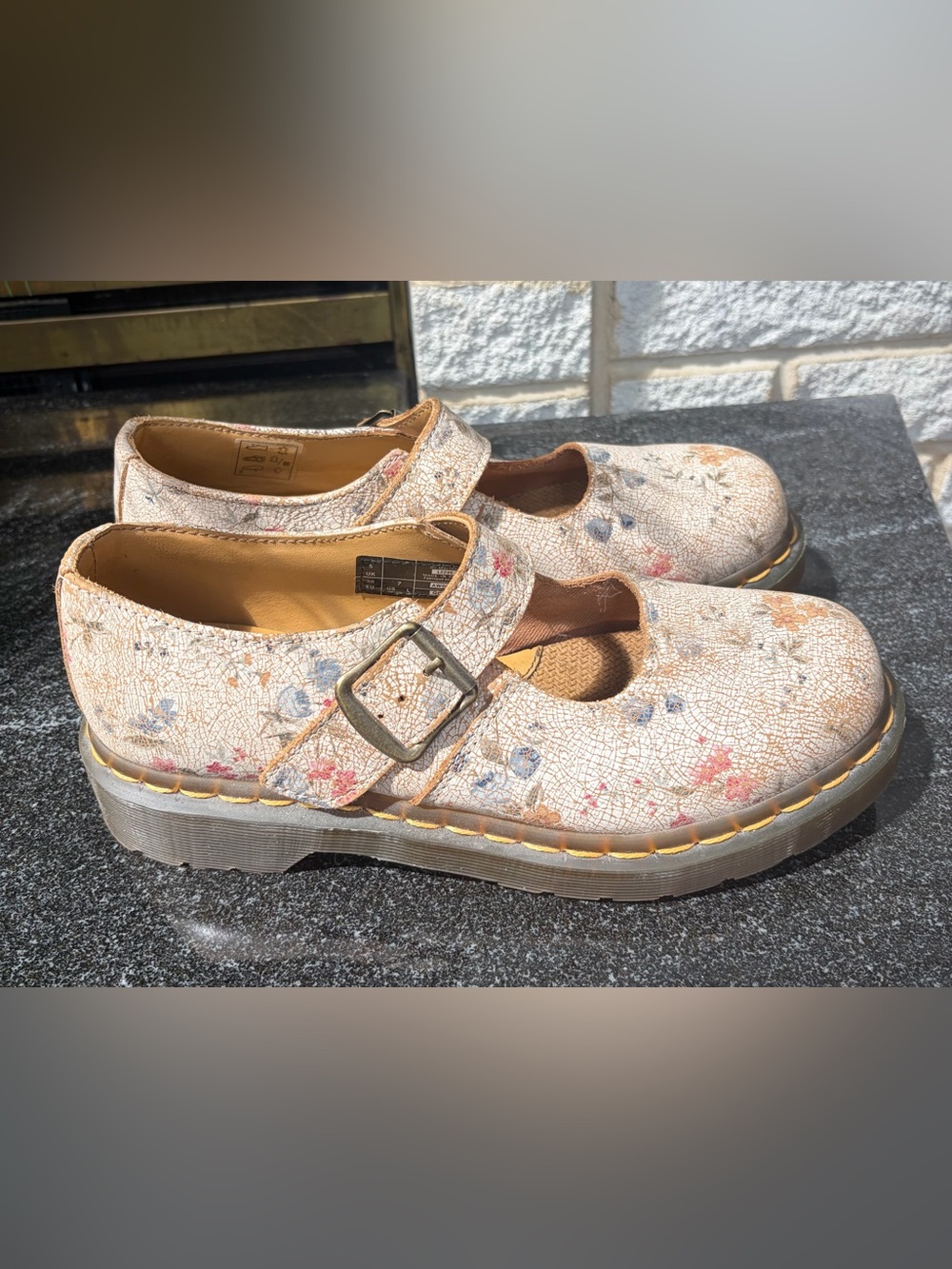 RARE Dr. Martens Floral Crackle Mary Jane’s Sz US 7/ UK 5- In Perfect Condition!